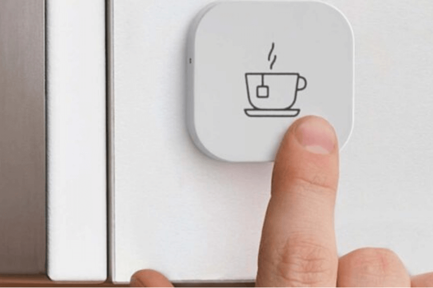 der IKEA Tradfri Shortcut Button wird gedrückt